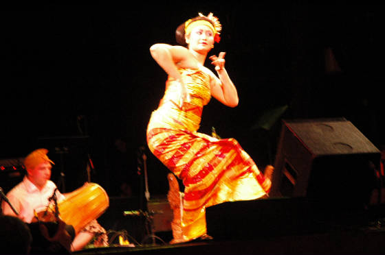 cynthia_laksawana_nuku_pari.jpg
