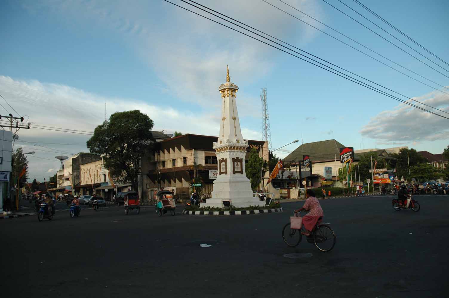 tugu.jpg